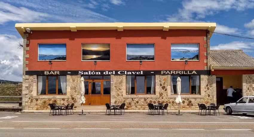 El Sal&oacute;n Del Clavel &ndash; Marisquer&iacute;a La Lonja