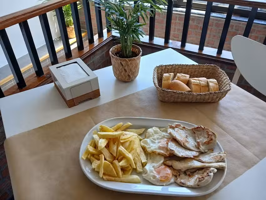 El Tap&iacute;n &ndash; Barru Llanes