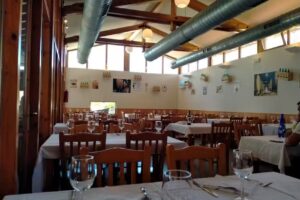 El Trasgu Fart&oacute;n restaurante &ndash; sidrer&iacute;a del Centro Asturiano de Vitoria