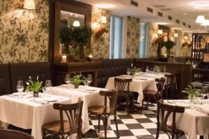 El Vel&aacute;zquez 17 &ndash; Restaurante