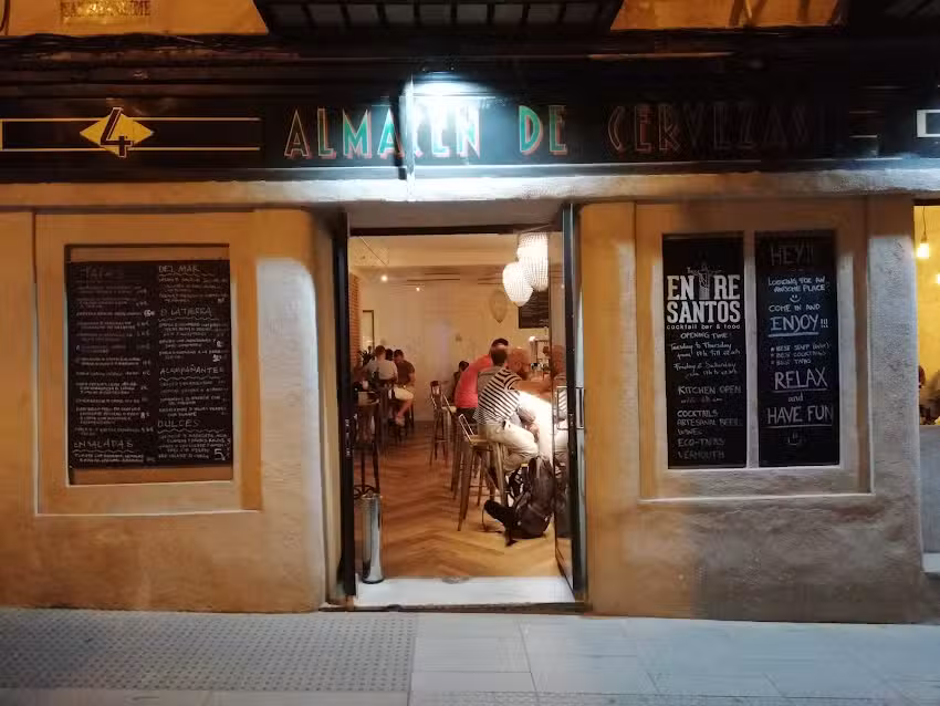 Entre Santos Cocktail Bar & Food