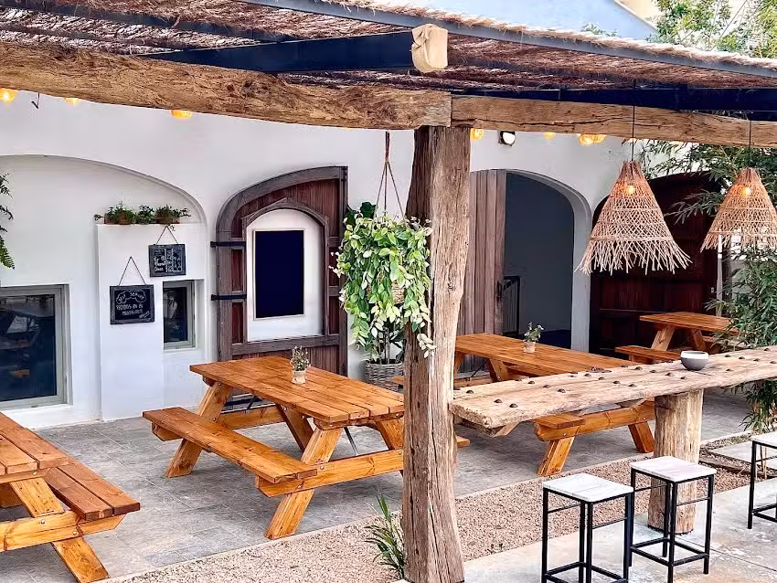 Es Raconet Restaurant & take away