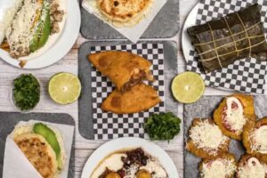 F-Kitchen | El Arepazo | Tex Mex | Smash Burger’s