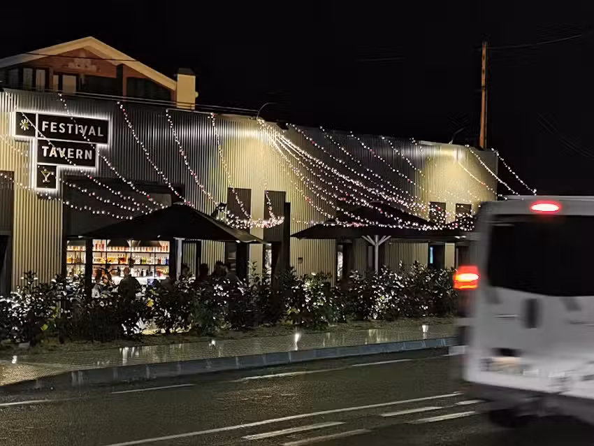 Festival Tavern/Carniball Smash Burguer