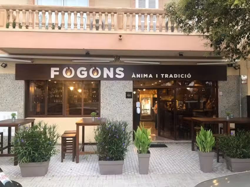 FOGONS. &Agrave;nima i tradici&oacute;