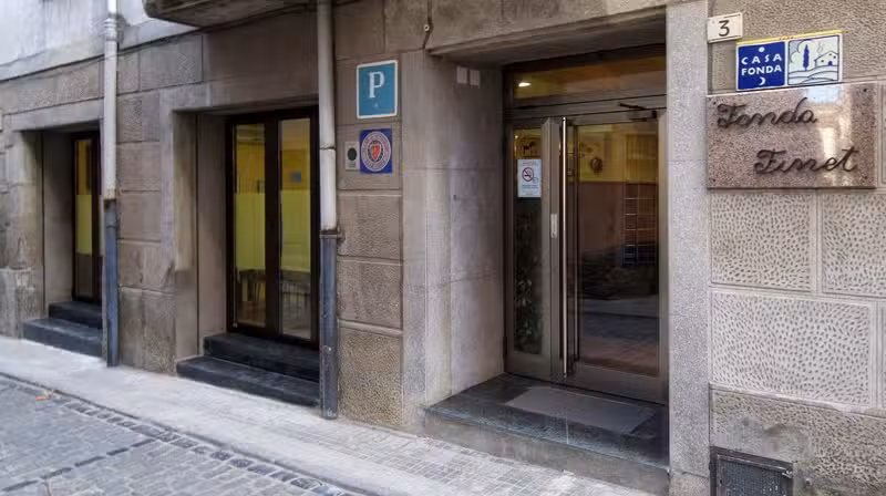 Fonda Finet. Restaurante, Posada y Apartamentos