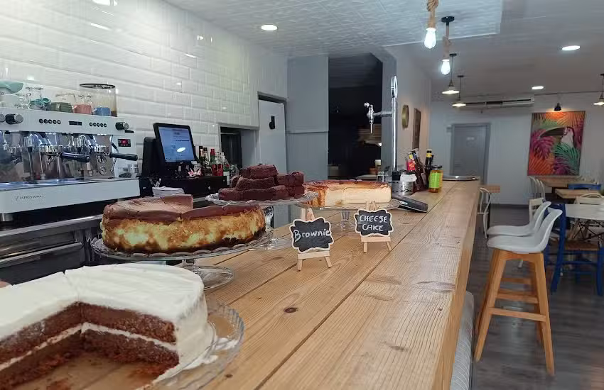 Friends Kitchen Gav&aacute;