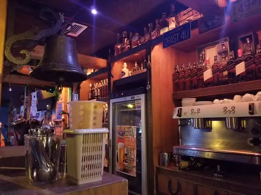 Garage Bar &laquo;Elviris&raquo;