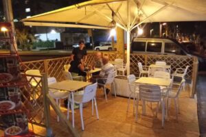 Gaudeix cafe i mes Gastro bar Restaurante