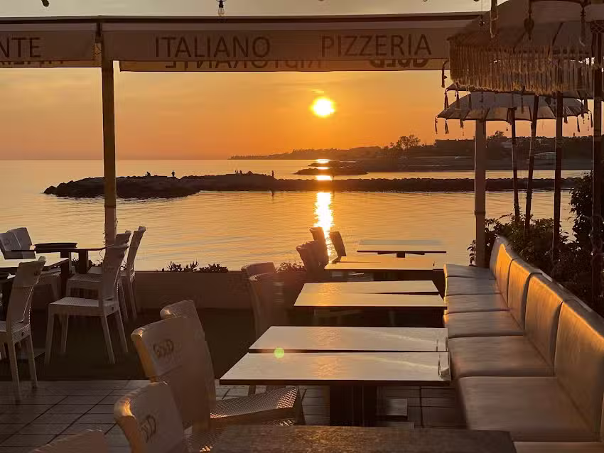 Gold Puerto Ban&uacute;s