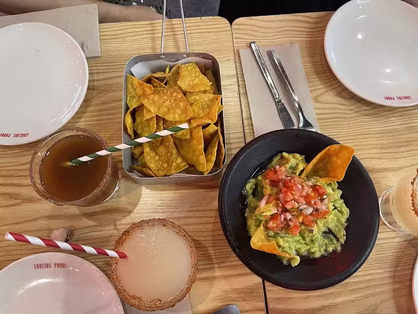 Gracias Padre &ndash; El Luchador &ndash; Restaurante Mexicano