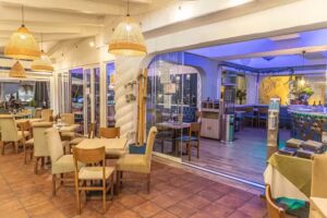 GRUPO LAGUNA PUERTO MARINA &ndash; BENALM&Aacute;DENA &ndash; M&Aacute;LAGA