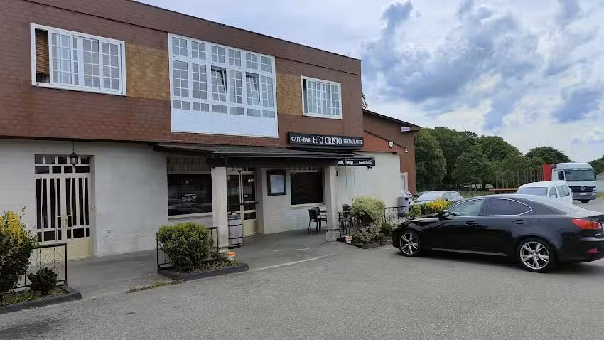 H. O Cristo Restaurante, Bar, Hotel