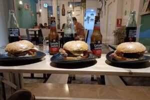 Hamburgueser&iacute;a El Faro