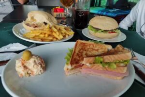 Hamburgueser&iacute;a Los Pinares