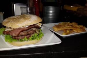 Hamburgueser&iacute;a Txantxiku, SC