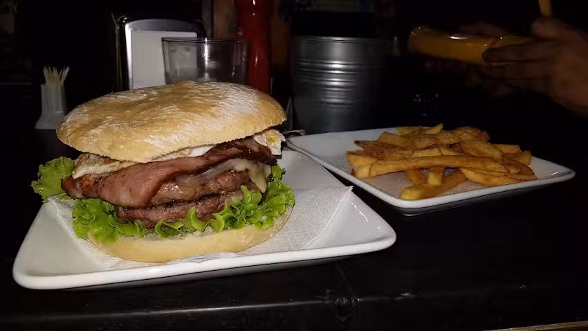 Hamburgueser&iacute;a Txantxiku, SC