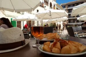 HELADER&Iacute;A BAR TORRENT.