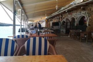 Hola Ola Beach Bar