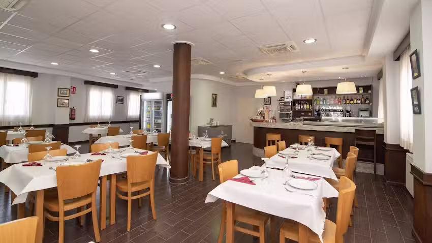 Hospederia Les Coves. Restaurante Sant Pau.