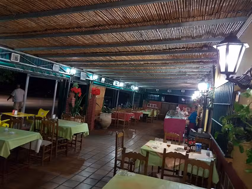 Hostal Bar Restaurante Los Timbales