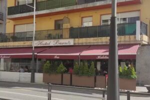 Hostal Barn&eacute;s