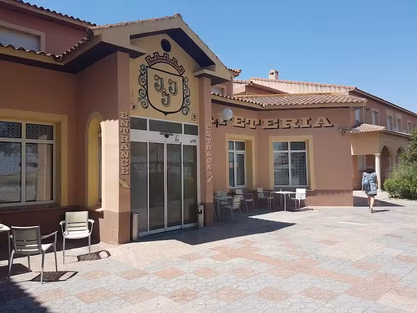 Hostal Restaurante 3 Jotas