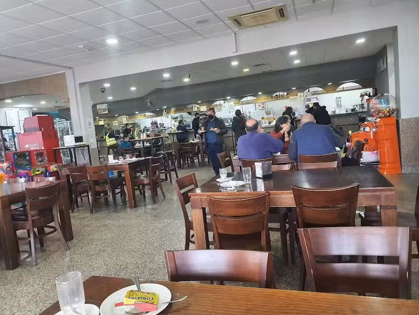 Hostal Rte. Portugal II y Estaci&oacute;n de Servicio Almaraz Km.200