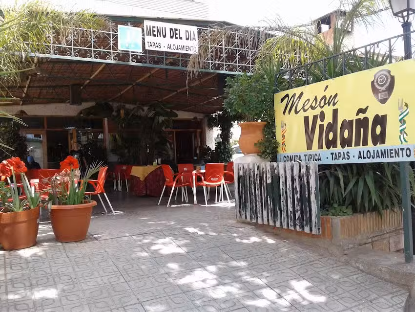 Hostal y Restaurante Vida&ntilde;a.