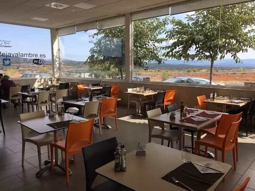 HOTEL CAFETERIA RESTAURANTE JAVALAMBRE &ndash; BOCADILLOS Y PLATOS COMBINADOS