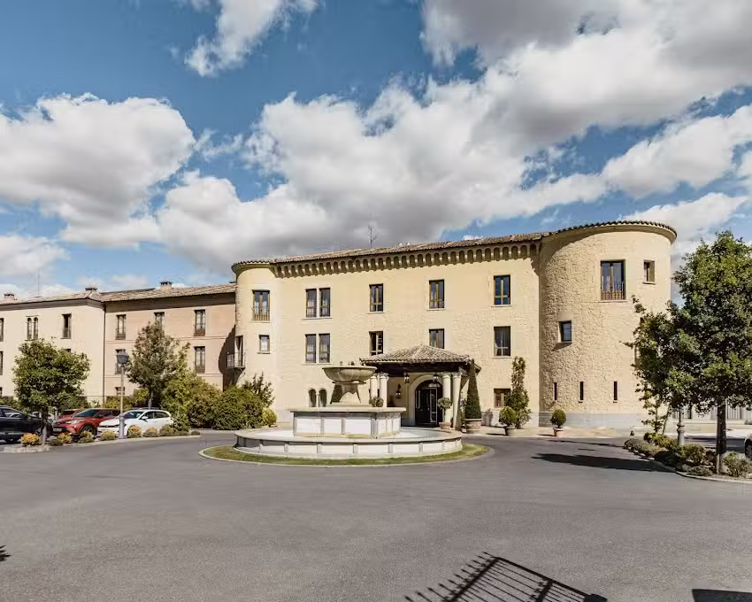 Hotel C&aacute;ndido