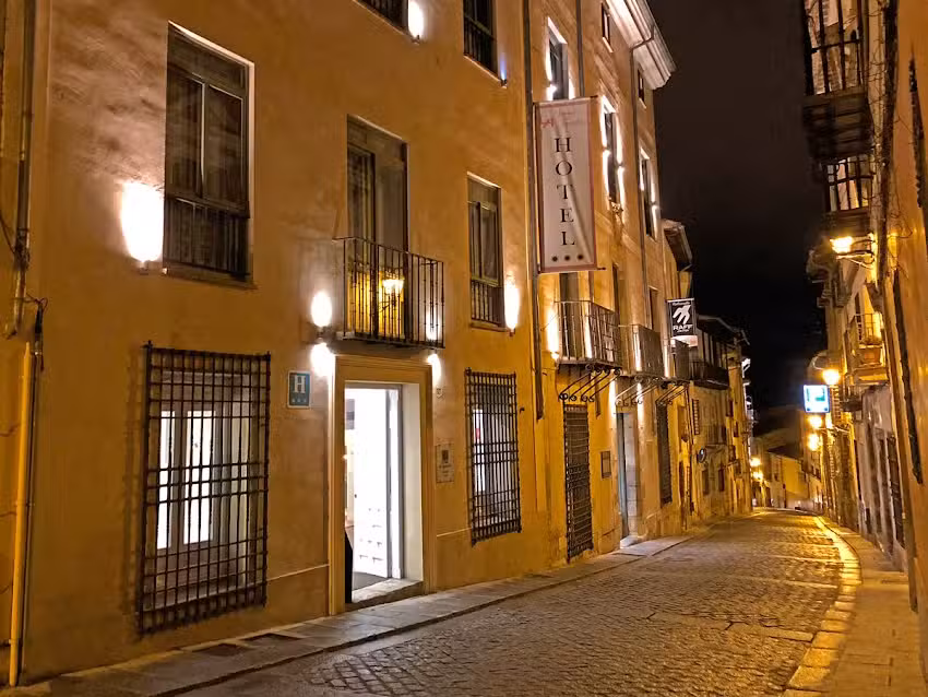 Hotel Leonor de Aquitania