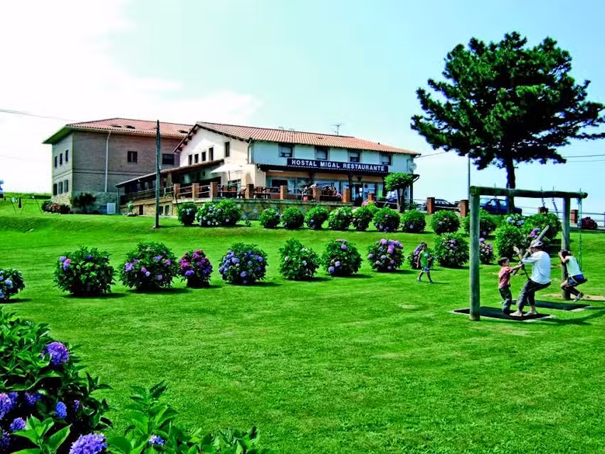 Hotel Migal &ndash; Cu&eacute;, Llanes