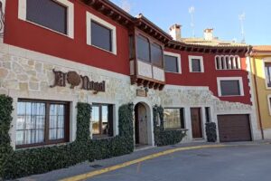 Hotel Restaurante EL NOGAL