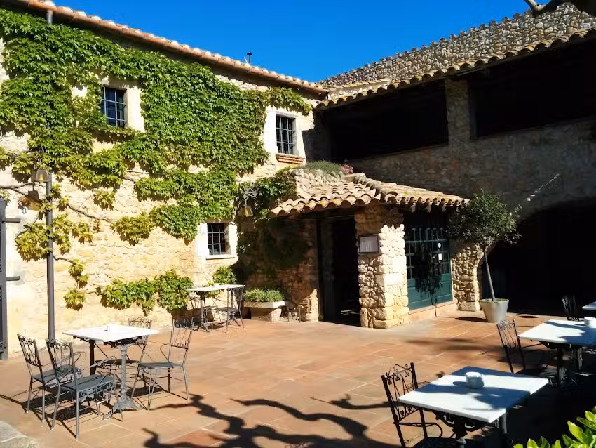 Hotel restaurante Mas pau avinyonet de puigventos-