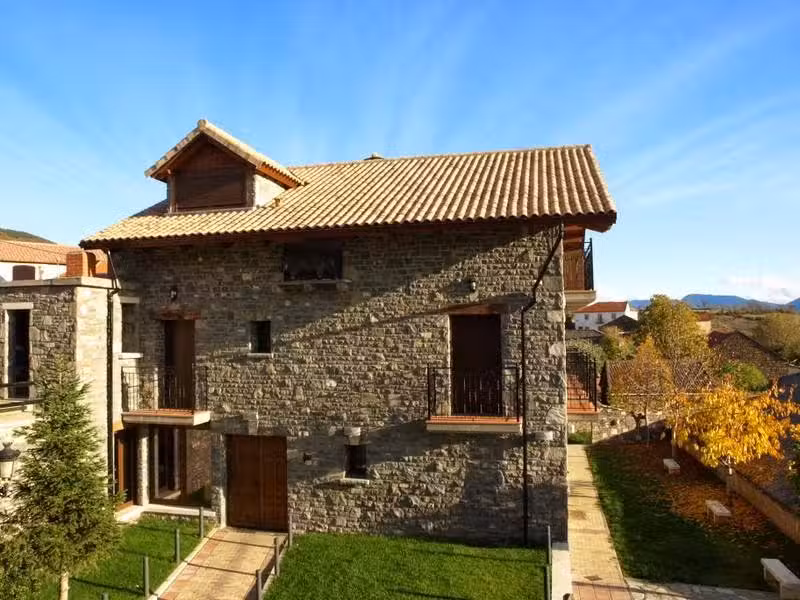 Hotel Restaurante y Casa Rural para grupos El Churr&oacute;n