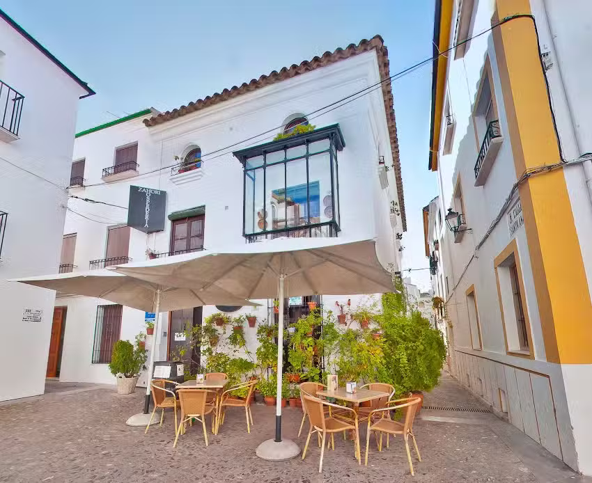 Hotel Restaurante Zahor&iacute;