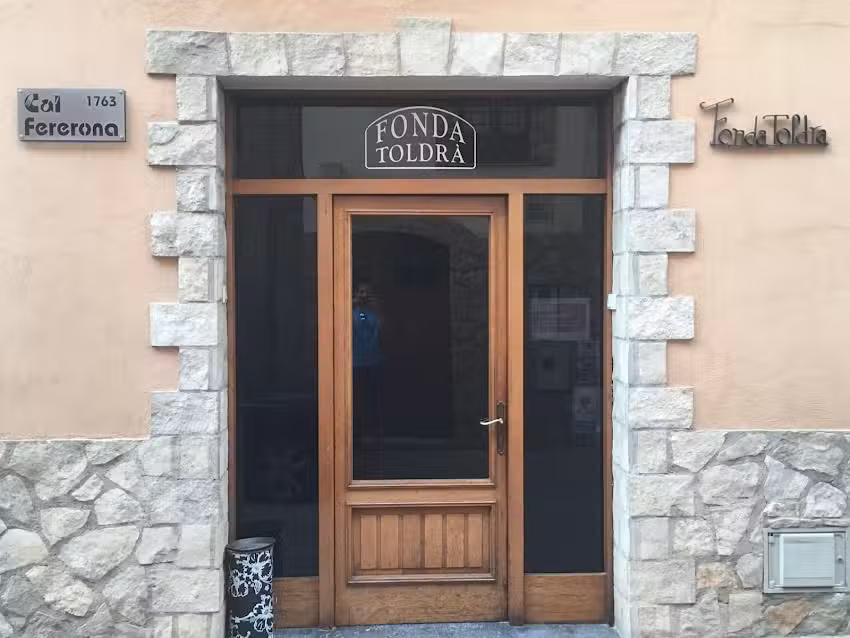 Hotel rural amb restaurant Fonda Toldr&agrave;