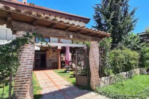 Hotel Rural Restaurante Robles / 3 Encinas