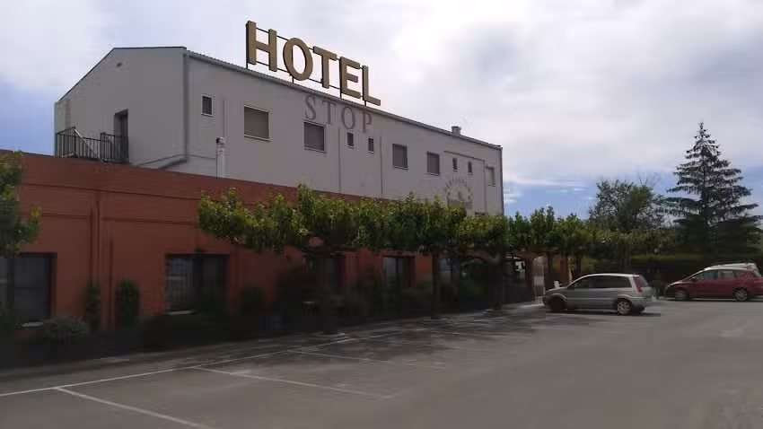 Hotel Stop