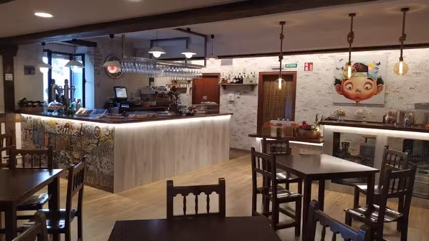 Ibernalo Rural: Casa Rural y Restaurante