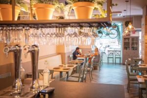 Il Cortile &ndash; C&aacute;novas