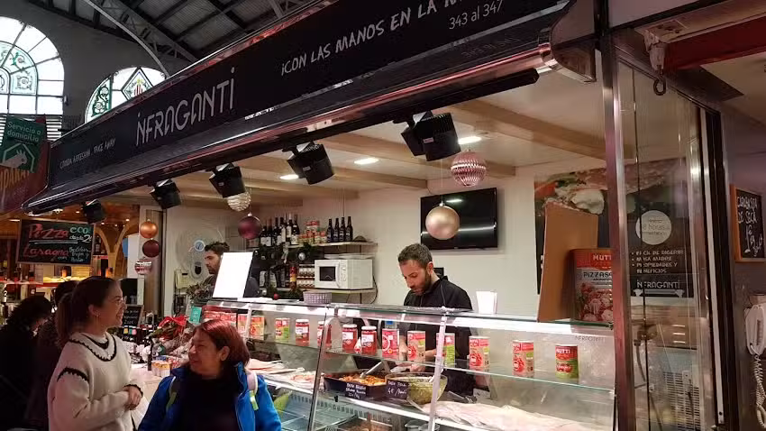 Infraganti Con Las Manos En La Masa | Mercat Central