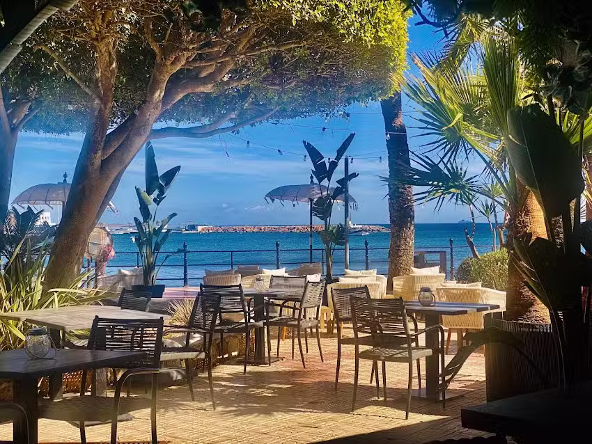 IZA RESTAURANT BAR