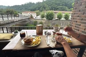 Jabalí Brunch Cafetería Restaurant