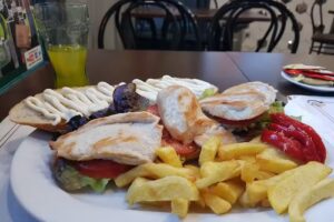 JAVIER MART&Iacute;N Croquetas ,BURGERS & COMIDA DELICIOSA