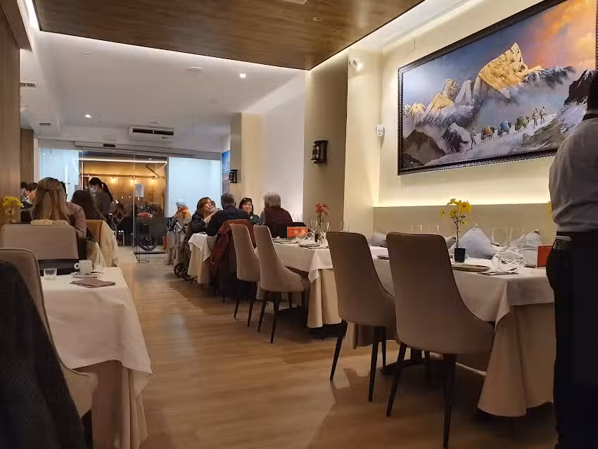 Kathmandu C&aacute;novas Indian Nepali Cuisine