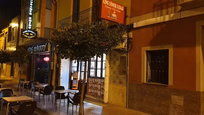 King Doner Kebab Pizzer&iacute;a Y Asador De Pollos