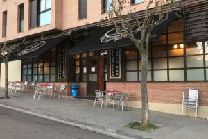 L’Antigualla Classic bar- Burger, Bocatas, pizzas y platos combinados, tapas en Tremp