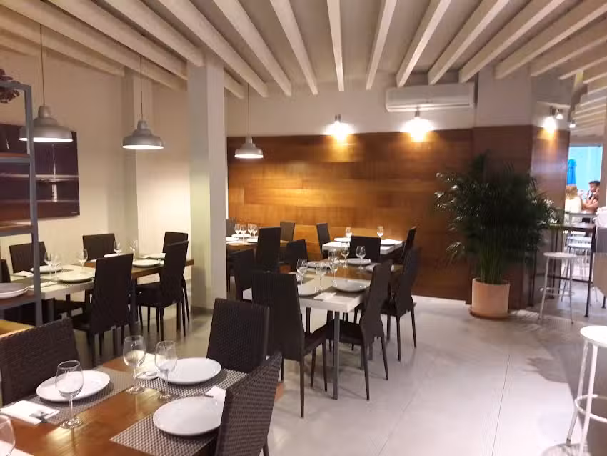 La Botica Restaurante-Cervecer&iacute;a Tapas